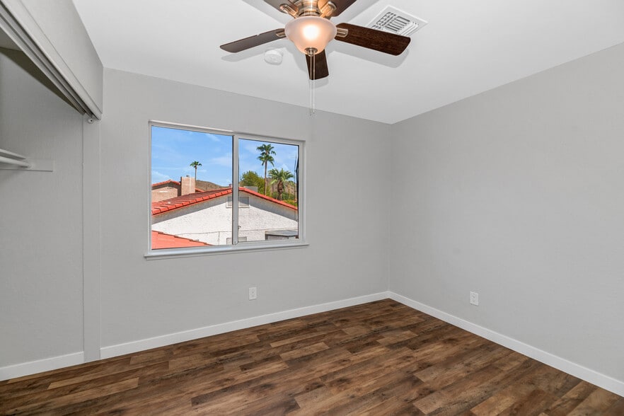 More Photos Of 1927 E Crocus Dr, Phoenix Specialty For Sale