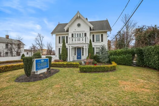 More Photos Of 535 Sycamore Ave, Shrewsbury Medical For Sale