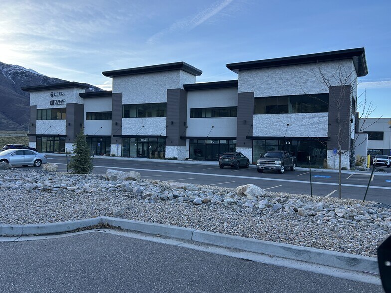 More Photos Of 6696 S 2500 East, Uintah Restaurant For Lease