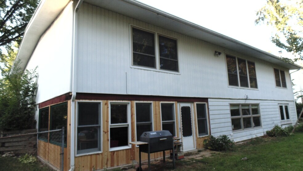 More Photos Of 544 21st St Ne, Rochester Rehabilitation Center For Sale