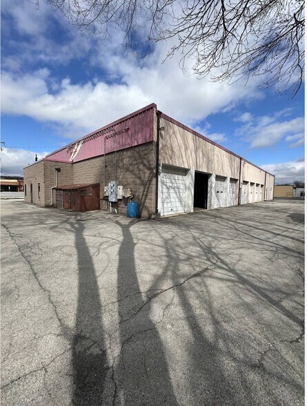More Photos Of 2290-2292 Industrial Hwy, York Storefront Retail Office For Lease