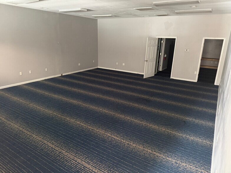 More Photos Of 131 & 133 Red Bank Road, Goose Creek Loft Creative Space For Lease