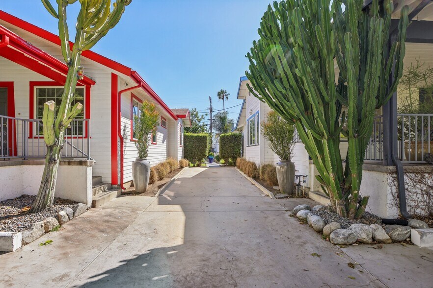 More Photos Of 6082 Selma Ave, Los Angeles Rehabilitation Center For Lease