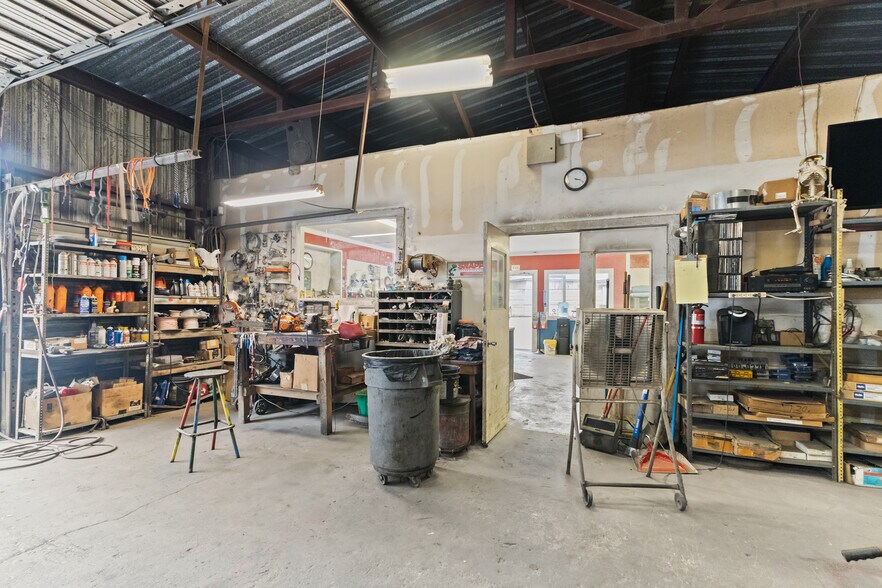 More Photos Of 17645 Blanco Rd, San Antonio General Retail For Sale