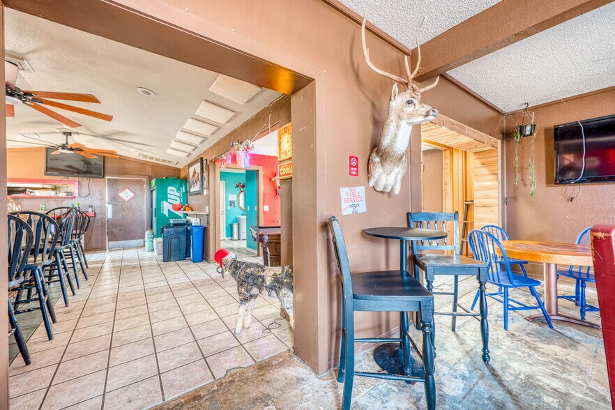 More Photos Of 106 Sunrise Dr, Sunrise Beach Restaurant For Sale