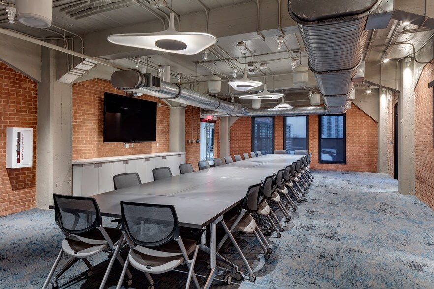 More Photos Of 603 Munger Ave, Dallas Office For Lease
