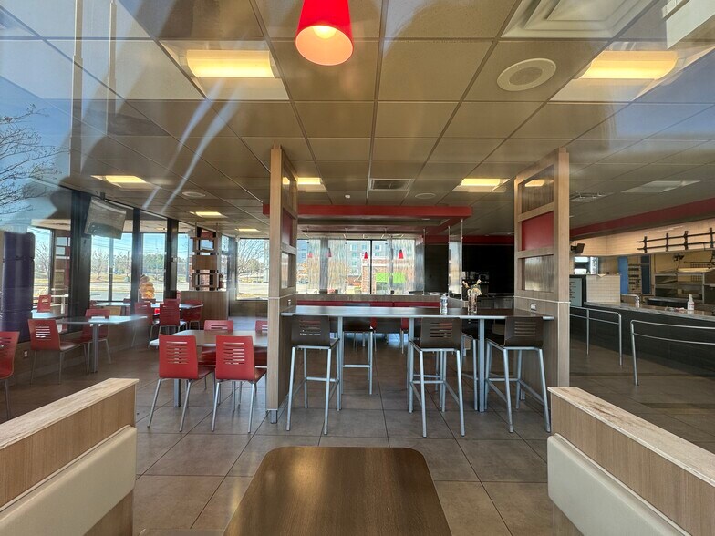 More Photos Of 1701 Fulton Rd, Fultondale Fast Food For Sale