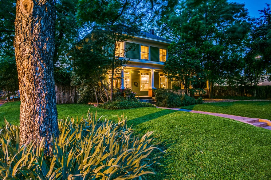 More Photos Of 3403 Knight St, Dallas Office For Lease