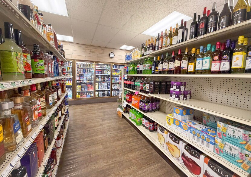 More Photos Of 1866 W Trask Lake Rd, Barton City Service Station For Sale