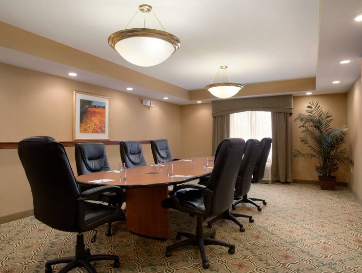 More Photos Of 102 McCormick Pky, Canon City Hotel For Sale