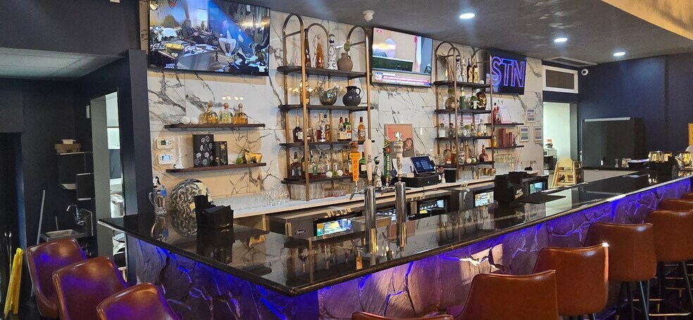 More Photos Of 4335 River Oaks Blvd, Fort Worth Restaurant For Sale