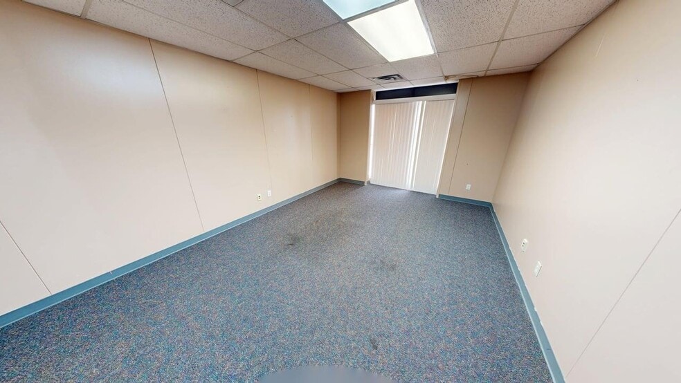 More Photos Of 3906 W Kelley Ave, Springdale Office For Lease