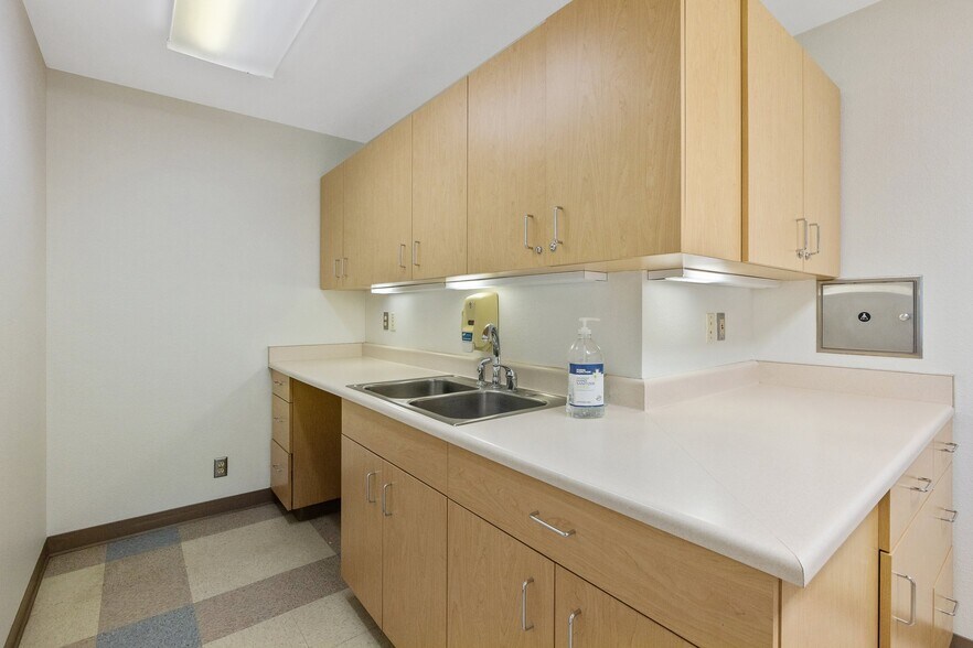 More Photos Of 561 N Alta Ave, Dinuba Medical For Lease