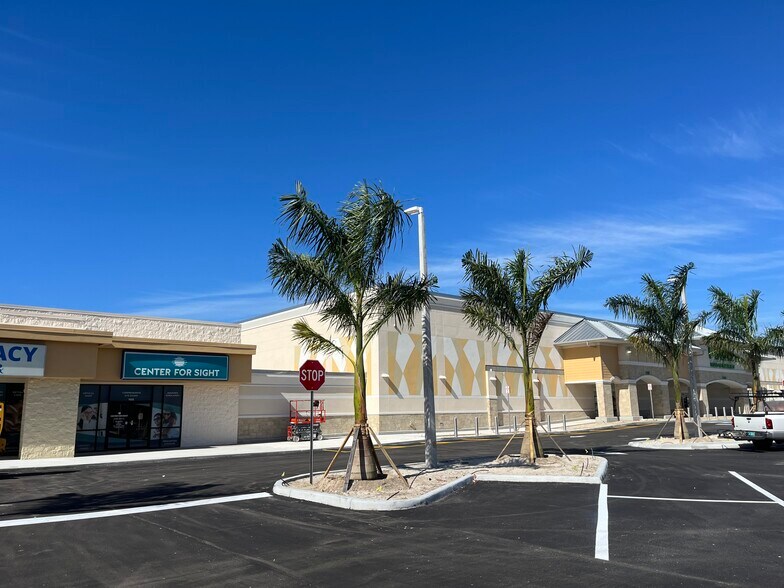 More Photos Of 16970 San Carlos Blvd, Fort Myers Unknown For Lease