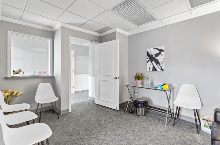 More Photos Of 5777 W Maple Rd, West Bloomfield Medical For Lease