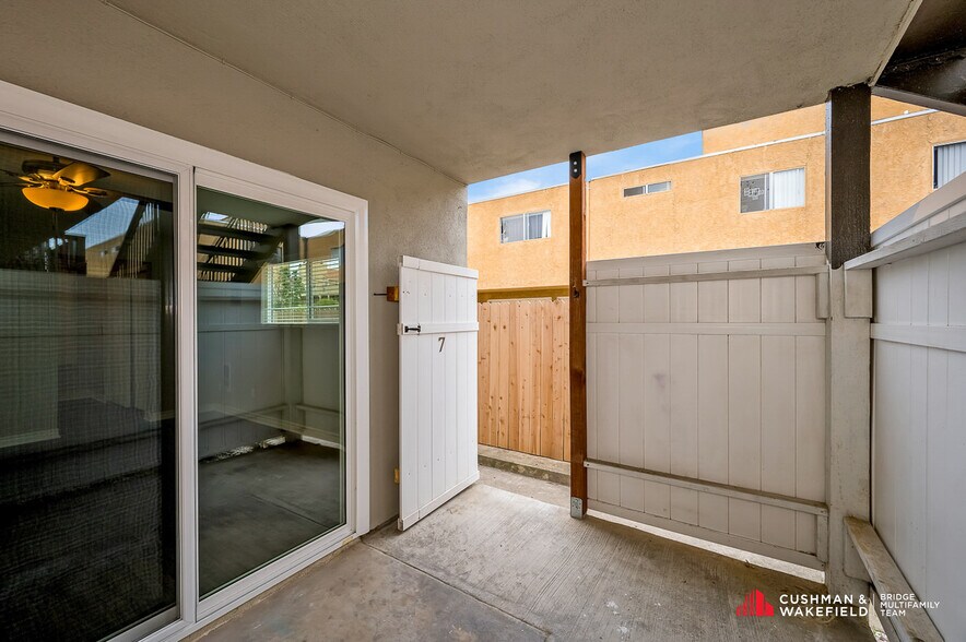 More Photos Of 16972 Lynn Ln, Huntington Beach Apartments For Sale
