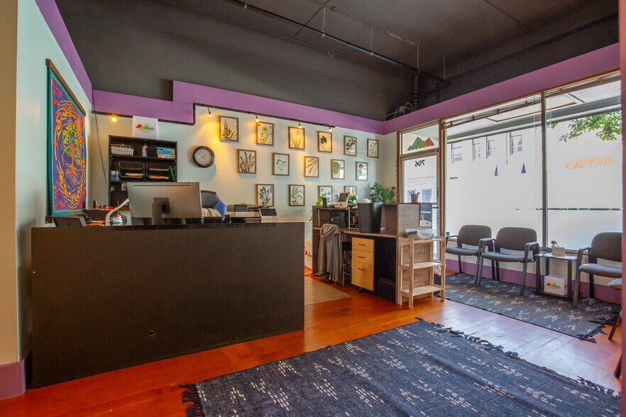 More Photos Of 706-708 Main St, Oregon City Office For Sale