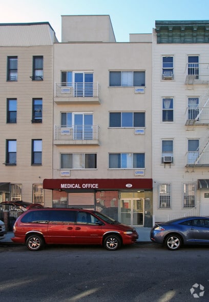 Primary Photo Of 28 Melrose St, Brooklyn Apartments For Lease