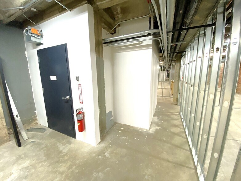 More Photos Of 731 S Broadway, Los Angeles Loft Creative Space For Lease