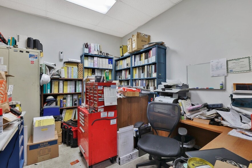 More Photos Of 16 Harrison Ave, Yonkers Warehouse For Lease