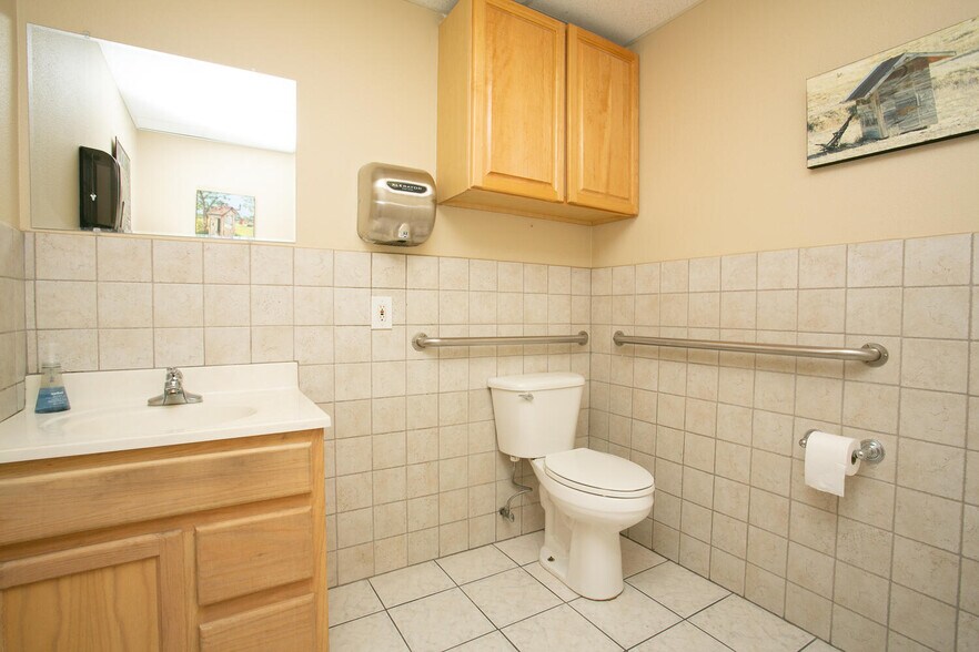 More Photos Of 11811 Upham St, Broomfield Warehouse For Lease