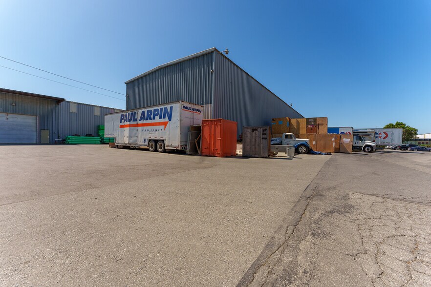 More Photos Of 1359 Dayton St, Salinas Warehouse For Lease