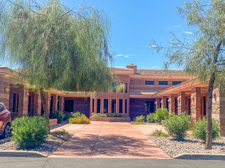 More Photos Of 7825 E Gelding Dr, Scottsdale Light Distribution For Lease