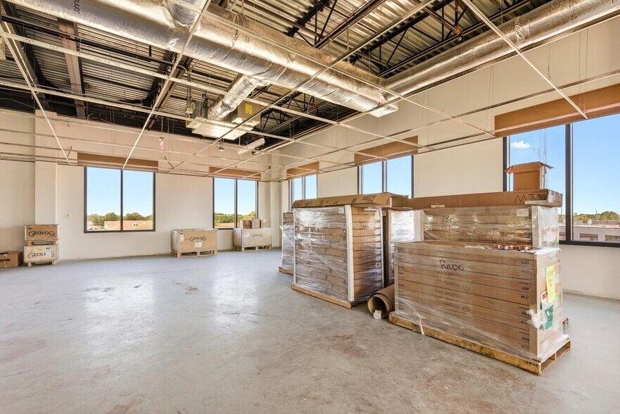 More Photos Of 10402 Valley Forge Dr, Houston Office For Lease