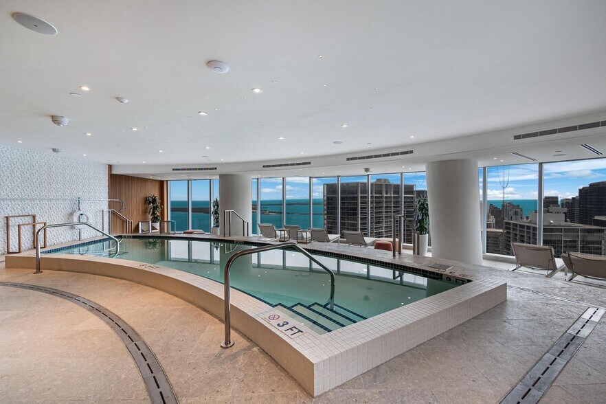 More Photos Of 300 Biscayne Boulevard Way, Miami Apartments For Lease