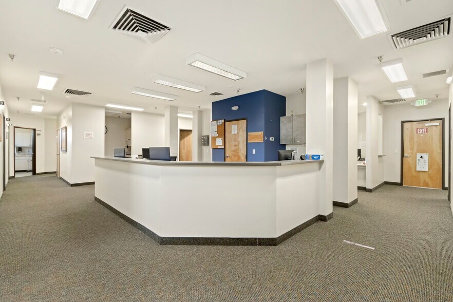More Photos Of 7950 6th St, Wellington Medical For Lease