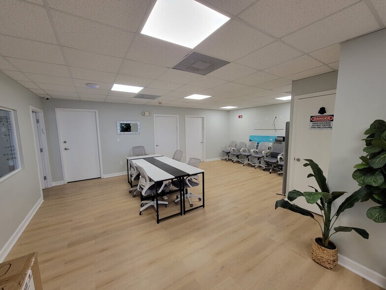 More Photos Of 1250 E Hallandale Beach Blvd, Hallandale Beach Office For Lease