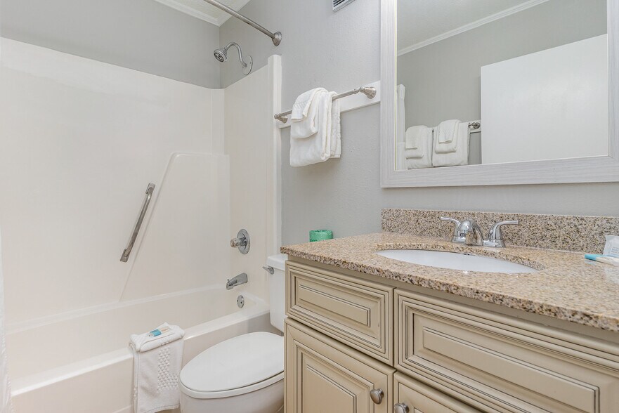 More Photos Of 1011 S Ocean Blvd, Surfside Beach Hotel For Sale