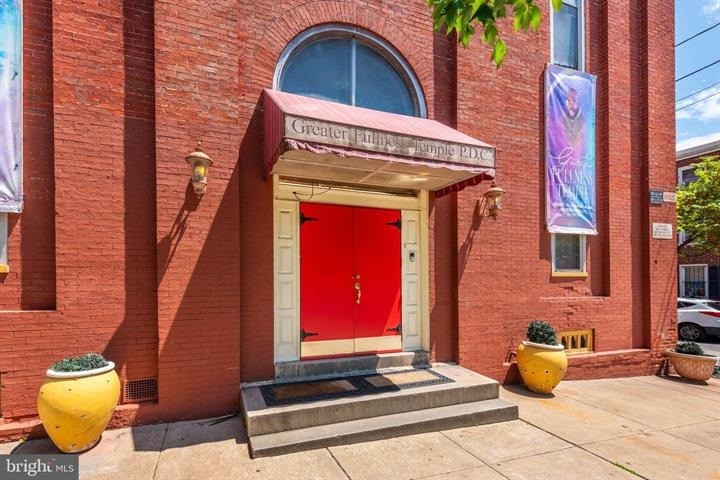 More Photos Of 527 Scott St, Baltimore Religious Facility For Sale