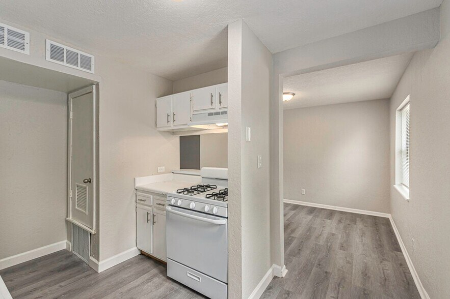 More Photos Of 8208 Troost Ave, Kansas City Apartments For Sale