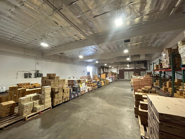 More Photos Of 4239 N 40th Ave, Phoenix Warehouse For Lease