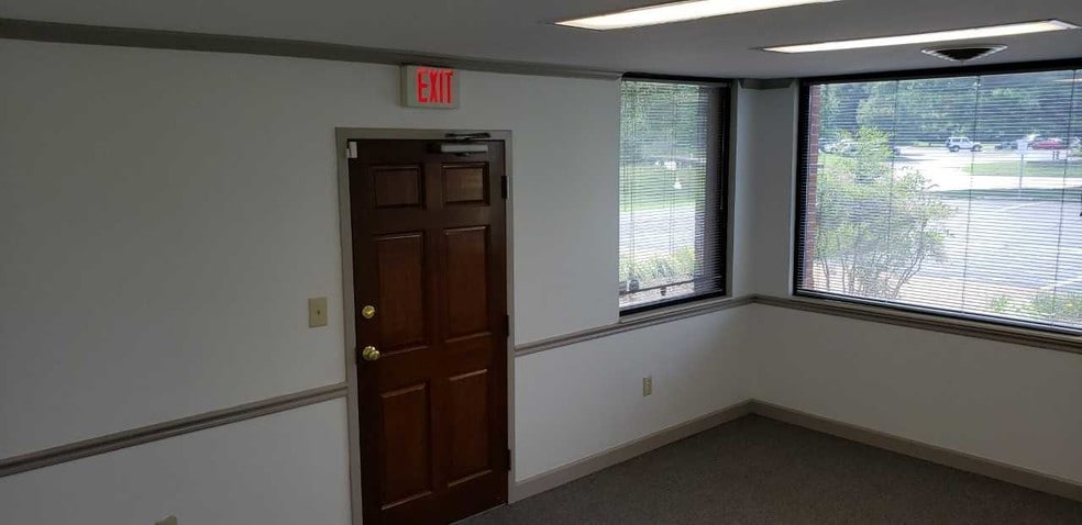 More Photos Of 1802 Williamson Ct, Brentwood Office For Lease