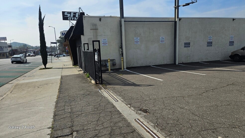 More Photos Of 8457 Foothill Blvd, Sunland General Retail For Lease