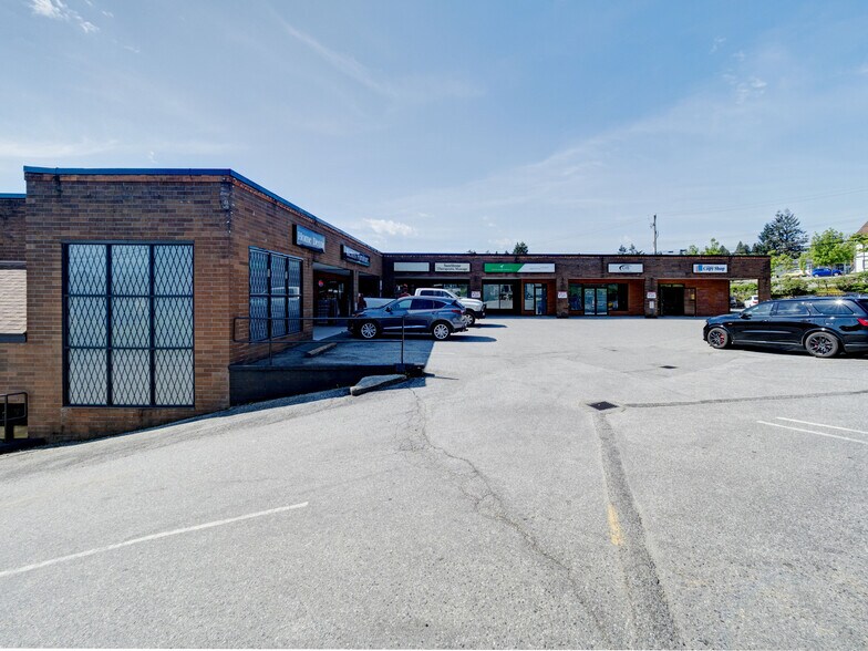 More Photos Of 771 Gibsons Way, Gibsons Storefront For Sale