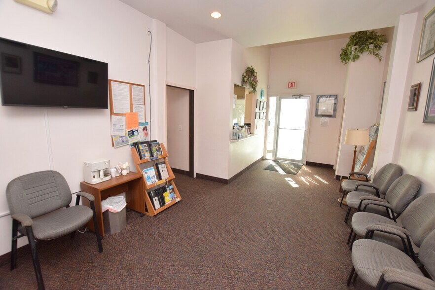 More Photos Of 3380 Beecher Rd, Flint Medical For Lease