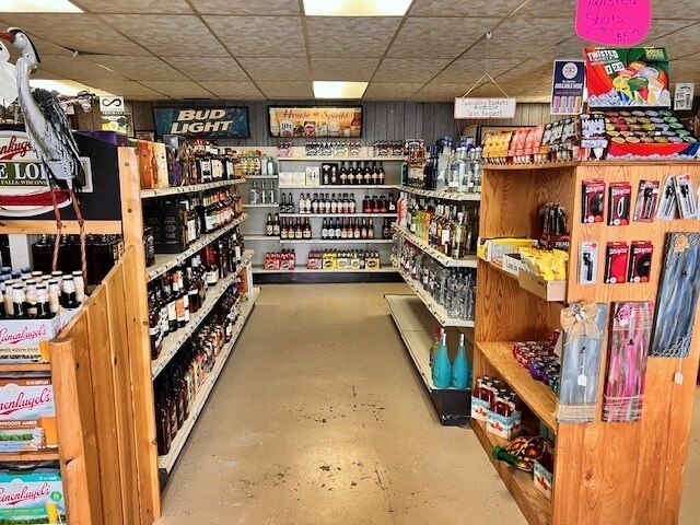 More Photos Of 503 E Elm Dr, Loyal Freestanding For Sale