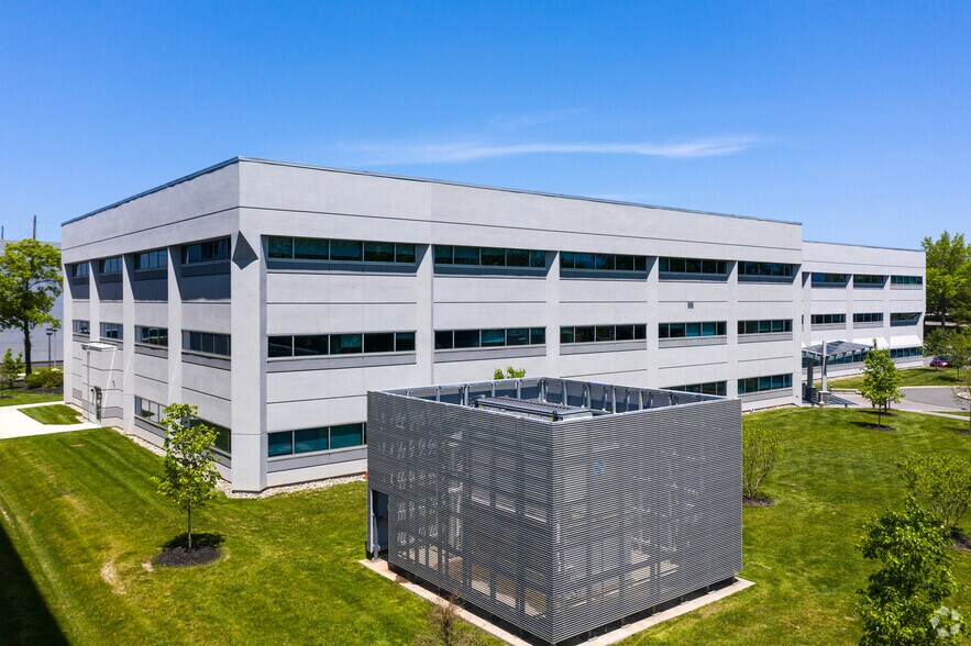 More Photos Of 91 Fieldcrest Ave, Edison Office For Lease