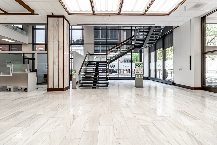 More Photos Of 900 Lee St E, Charleston Apartments For Sale