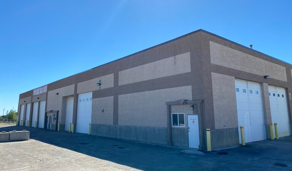 More Photos Of 4907 1st Ave, Edson Light Distribution For Lease