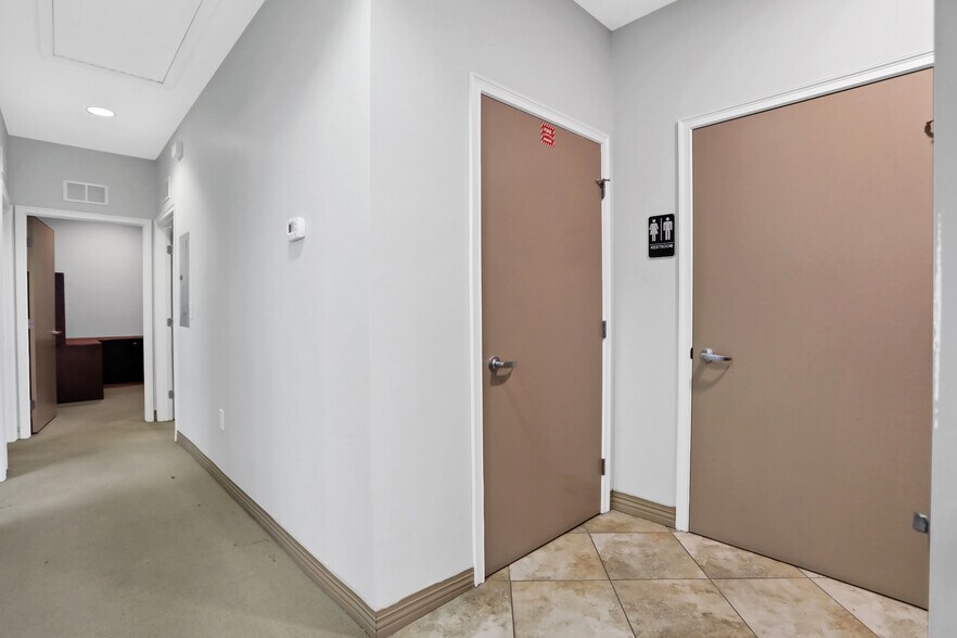 More Photos Of 6277 Dupont Station Ct, Jacksonville Medical For Lease