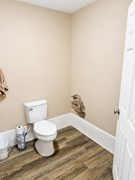 More Photos Of 24 #3 South Andrews Ave, Hot Springs Office For Sale
