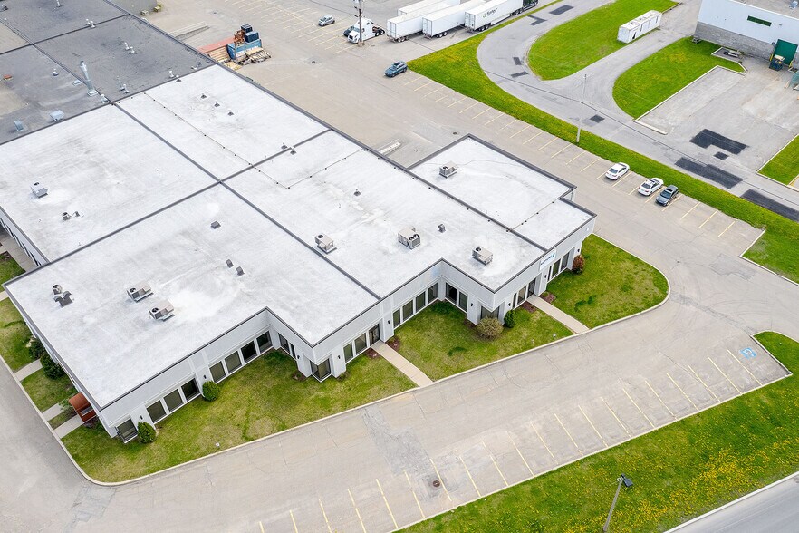 More Photos Of 260-292 St Adrien-Patenaude, Vaudreuil-dorion Industrial For Lease