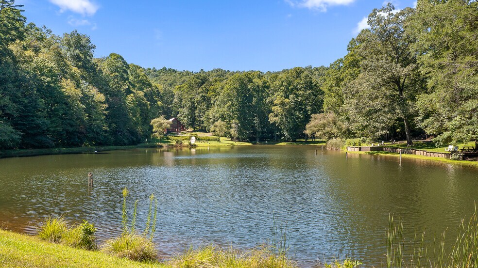 More Photos Of 340 Willow Creek Dr, Blue Ridge Hotel For Sale