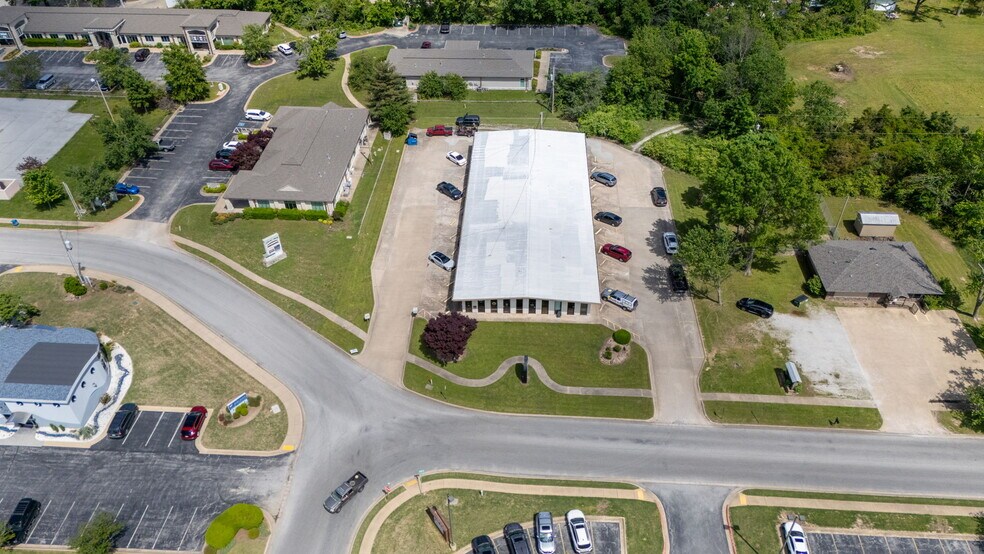 More Photos Of 201 S 20th St, Rogers Loft Creative Space For Lease