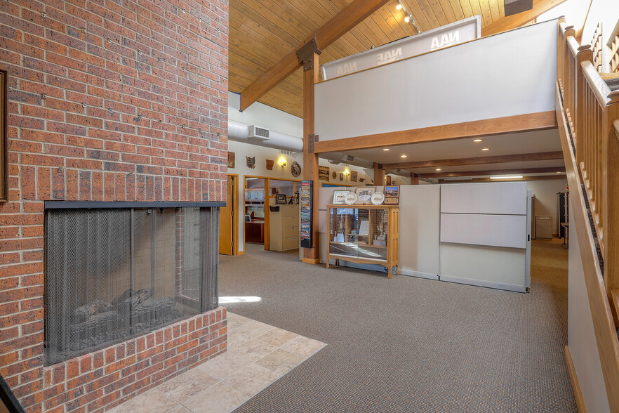 More Photos Of 8880 Ballentine St, Overland Park Office For Sale