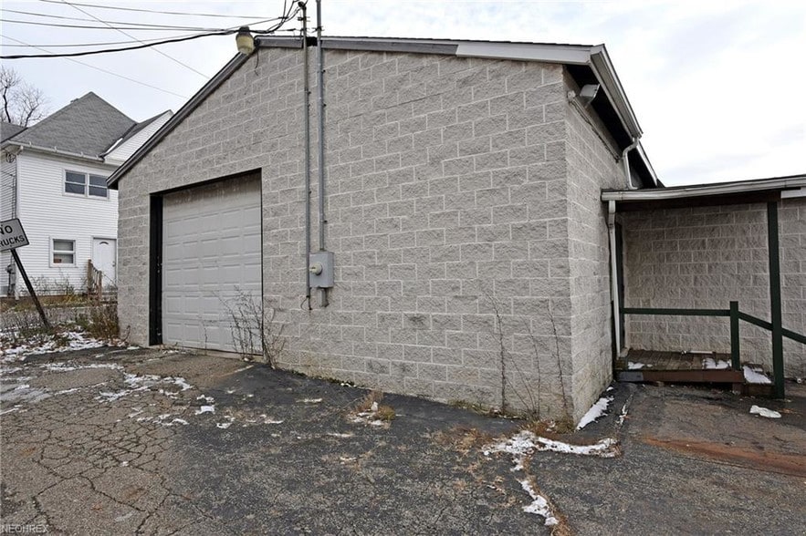 More Photos Of 1816 Cleveland Ave NW, Canton Convenience Store For Sale